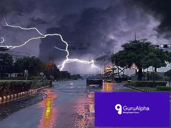 Karachi Heatwave Spikes Past 40°C as Sudden Thunderstorms Threaten Urban Flooding